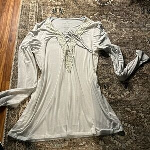 Light gray/blue long sleeve lace top